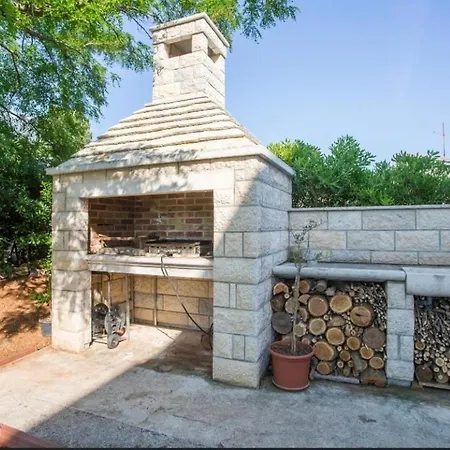 Apartment Jakov *