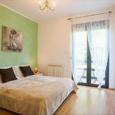 Jakov *