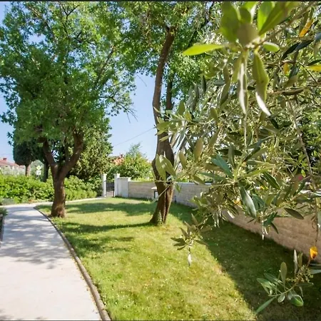 Jakov Apartment